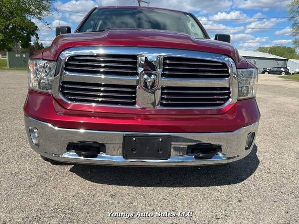 2015 Ram 1500 SLT Quad Cab 4WD 8-Speed Automatic for sale in Fort Atkinson, WI – photo 2