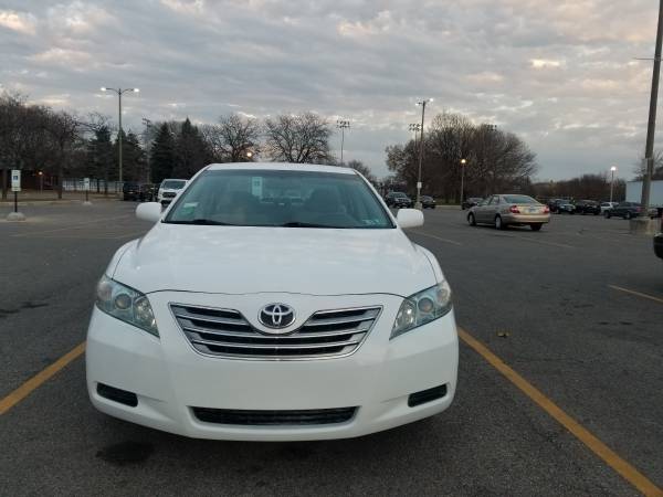 2009 Toyota Camry Hybrid, 110k miles, Clean Title Runs perfect -... for sale in Addison, IL – photo 2