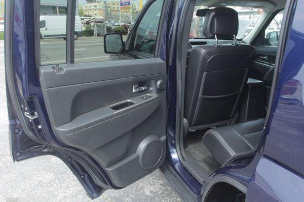 2012 Jeep Liberty Limited Jet HABLAMOS ESPANOL! - - by for sale in Seattle, WA – photo 10