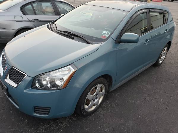 ONE OWNER 2009 TOYOTA MATRIX PONTIAC VIBE - cars & trucks - by... for sale in Rochester , NY – photo 3