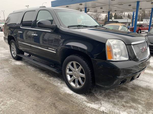 2011 GMC Yukon XL DENALI/All-Wheel Drive/Fully Loaded! for sale in Grand Forks, MN – photo 4
