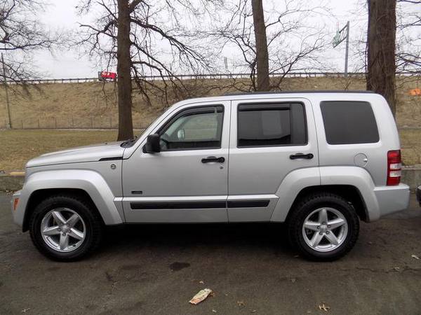 2009 Jeep Liberty 4WD 4dr Rocky Mountain - - by dealer for sale in Norton, OH – photo 4