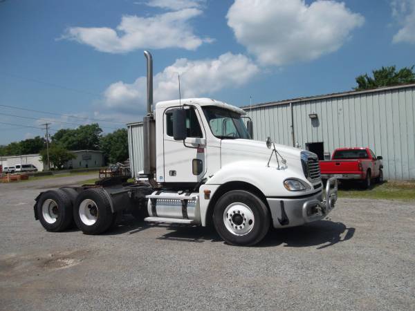 2007 Freightliner CL 120 day cab - cars & trucks - by owner -... for sale in North Lima, OH – photo 4