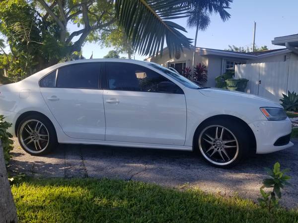 2011 Volkswagen Jetta 2.0 L Manual Transmission - cars & trucks - by... for sale in Hollywood, FL – photo 3