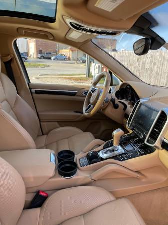 2017 Porsche Cayenne Base (Silver, Beige/Tan Leather) - cars &... for sale in Willowbrook, IL – photo 10