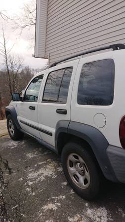 Jeep Liberty 2006 4wd - cars & trucks - by owner - vehicle... for sale in Hibernia, NJ – photo 9
