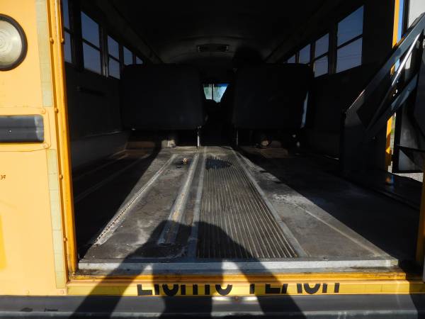 2001 INTERNATIONAL SCHOOL BUSES for sale in Spring Hill, RI – photo 4