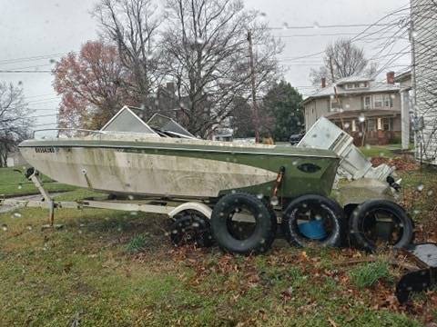 We are selling 4 cars and a boat to the highest bidders - cars &... for sale in Barnesville, WV – photo 9