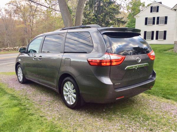 2017 Toyota Sienna XLE Premium for sale in Hingham, MA – photo 4