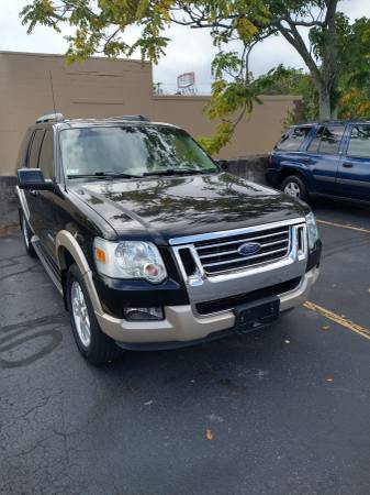 2008 Ford explorer XLT - cars & trucks - by owner - vehicle... for sale in Providence, RI – photo 2