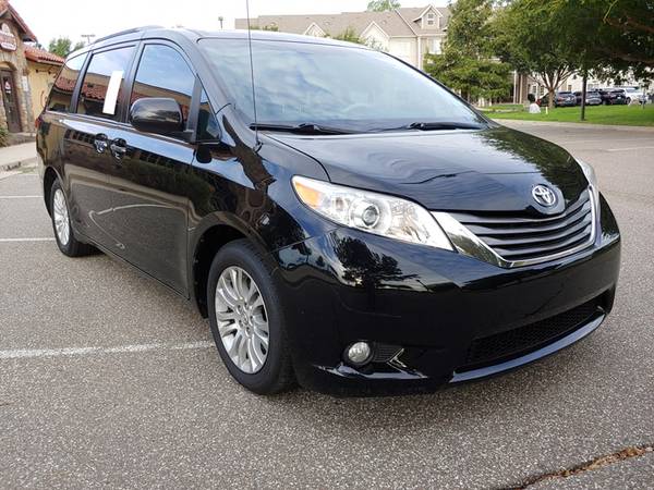 2014 TOYOTA SIENNA XLE LOW MILES! SEATS 8! LEATHER! DVD! SUNROOF! NAV! for sale in Norman, KS – photo 2