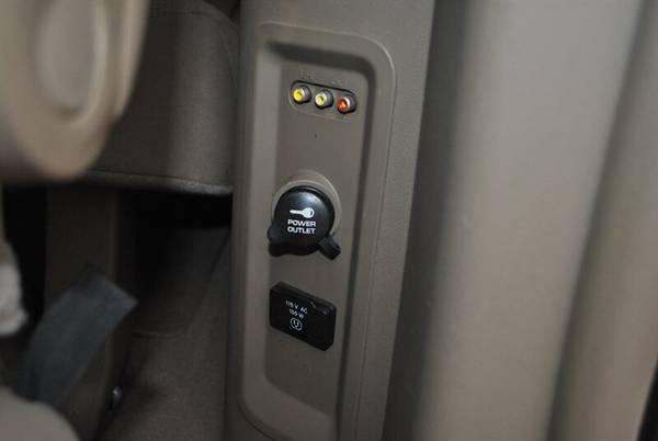 2012 CHRYSLER TOWN & COUNTRY TOURING REAR ENTERTAINMENT STOW N GO... for sale in Flushing, MI – photo 22