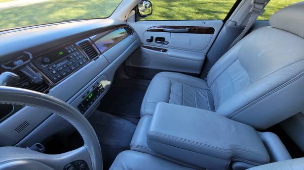 1998 Lincoln Town Car for sale in Racine, WI – photo 12