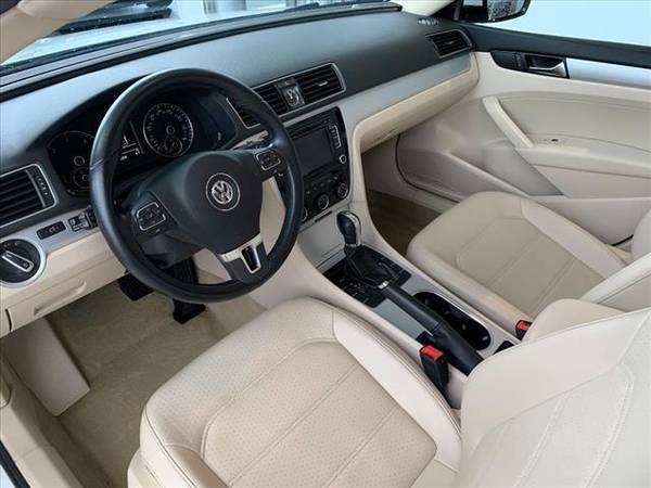 2013 VW PASSAT TDI SE POWER SUNROOF/HEATED LEATHER/2 YR VW WARRANTY for sale in Eau Claire, WI – photo 8