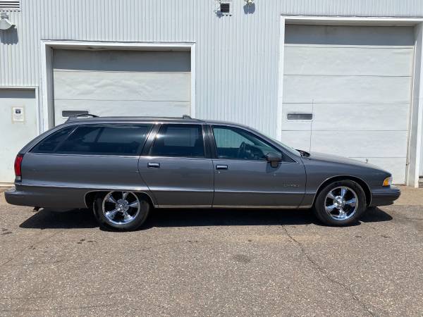 1991 Chevrolet Caprice 4dr Wagon - - by dealer for sale in Cambridge (Bradford), MN, MN – photo 3