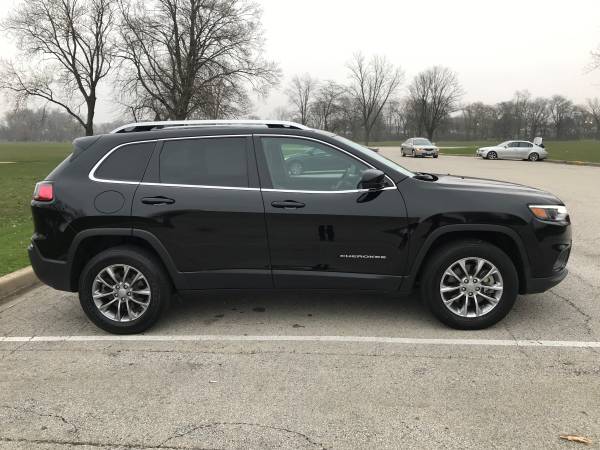 2019 Jeep Cherokee - cars & trucks - by owner - vehicle automotive... for sale in Chicago, IL – photo 8