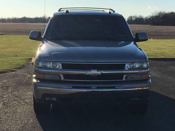 2004 Chevrolet Suburban 2 wheel drive 3rd Row No Rust $6450 - cars &... for sale in Chesterfield Indiana, IN – photo 5
