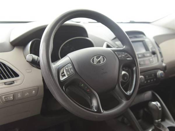 2015 Hyundai Tucson GLS Sport Utility 4D suv Black - FINANCE ONLINE for sale in Detroit, MI – photo 2