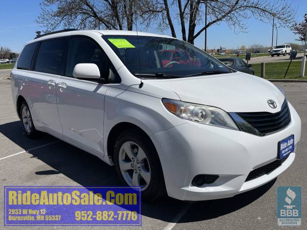 2011 Toyota Sienna LE 7-8 passenger quads Dual AC 3 5 V6 very clean for sale in Burnsville, MN – photo 3