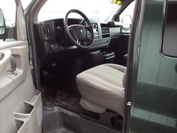 2009 Chevrolet Express Passenger AWD 1500 135 - cars & trucks - by... for sale in Waite Park, UT – photo 14