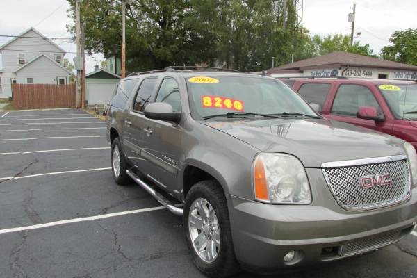 2007 GMC YUKON XL - cars & trucks - by dealer - vehicle automotive... for sale in Michigan City, IL – photo 4