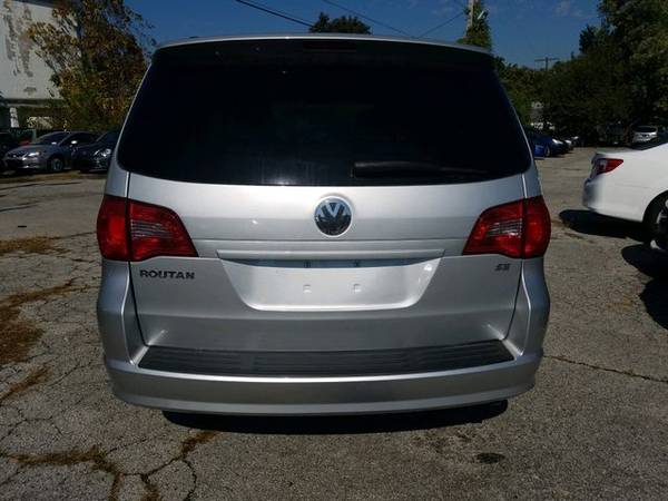 2009 Volkswagen Routan - Financing Available! for sale in Tulsa, OK – photo 5