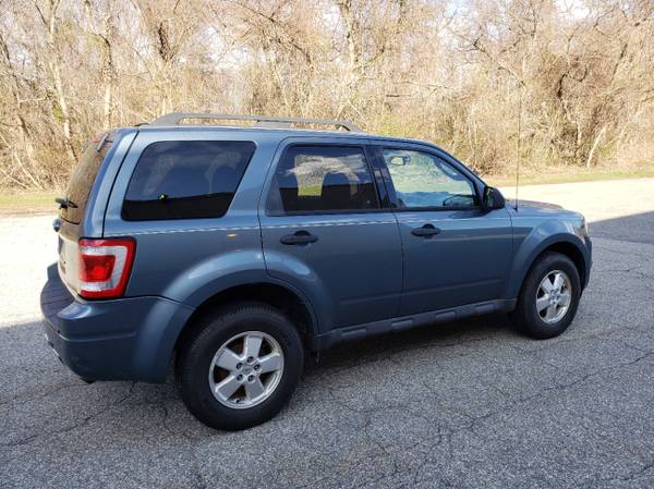 2010 Ford Escape XLT 4x4 w/low miles for sale in New London, CT – photo 4