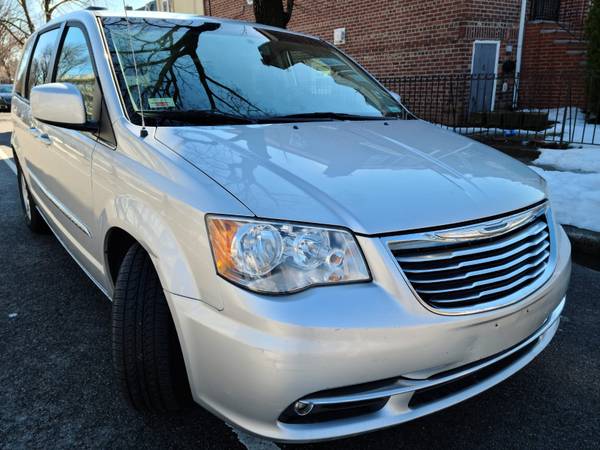 2012 Chrysler Town & Country Touring 139k for sale in Brooklyn, NY – photo 3