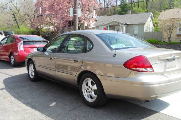 2004 Ford Taurus Crazy Low 66k Miles ! Nicest Around - cars & for sale in Cincinnati, IN – photo 6