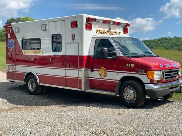 2007 Ford E450 PL Custom Ambulance - cars & trucks - by dealer -... for sale in Greeneville , TN – photo 3
