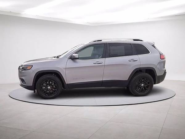 2019 Jeep Cherokee Latitude Plus - - by dealer for sale in Wilmington, NC – photo 5
