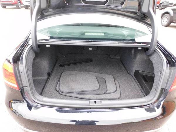 Volkswagen Passat TDI SEL Premium 4d Sedan Sunroof NAV Turbo Diesel... for sale in Danville, VA – photo 9