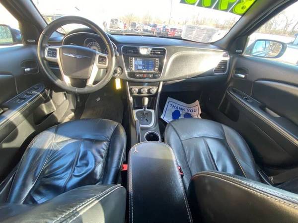 2013 Chrysler 200 Limited V6 - - by dealer - vehicle for sale in Beloit, WI – photo 15
