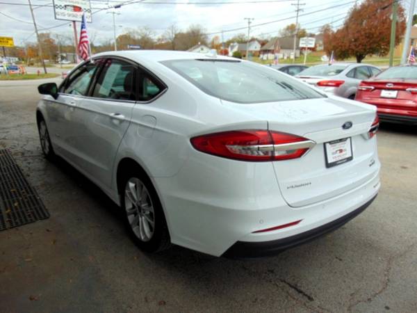 2019 Ford Fusion Hybrid SE - $0 DOWN? BAD CREDIT? WE FINANCE! - cars... for sale in Goodlettsville, TN – photo 5