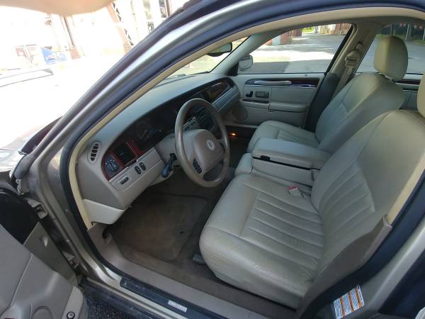 2004 Lincoln Town Car - cars & trucks - by owner - vehicle... for sale in Buffalo, NY – photo 2
