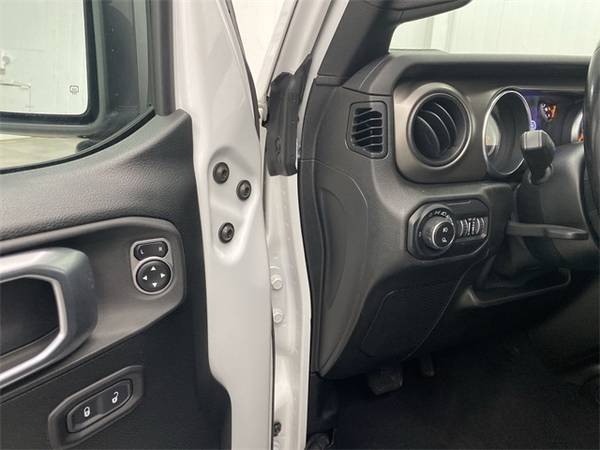 2020 Jeep Gladiator Sport - - by dealer - vehicle for sale in Chillicothe, OH – photo 11