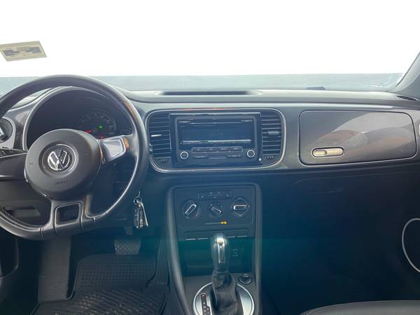 2012 VW Volkswagen Beetle 2.5L Hatchback 2D hatchback Gray - FINANCE... for sale in Akron, OH – photo 19