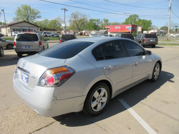 2008 Nissan Altima S Sedan - Automatic/6 Speed Manual/Low Miles for sale in Des Moines, IA – photo 6