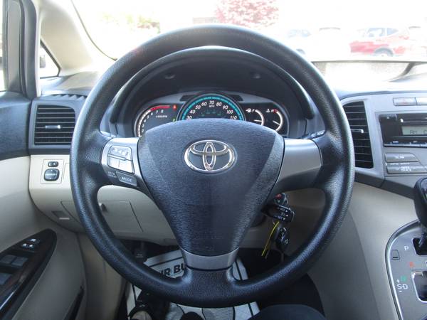 2009 TOYOTA VENZA - CLEAN CAR FAX - 1 OWNER - WARRANTY - cars & for sale in Moosic, PA – photo 6