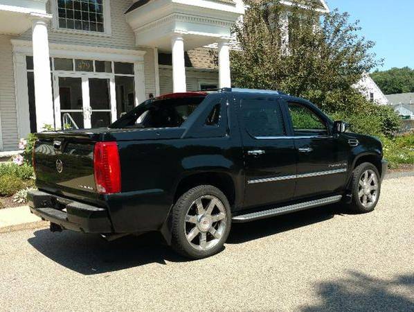 2011 Cadillac Escalade EXT Luxury - EASY FINANCING FOR ALL SITUATIONS! for sale in Holliston, MA – photo 3