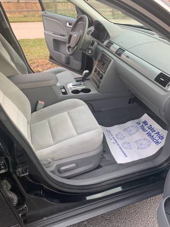 2006 Ford Five Hundred LOW MILES RUNS GREAT $2400 - cars & trucks -... for sale in Warrenville, IL – photo 11