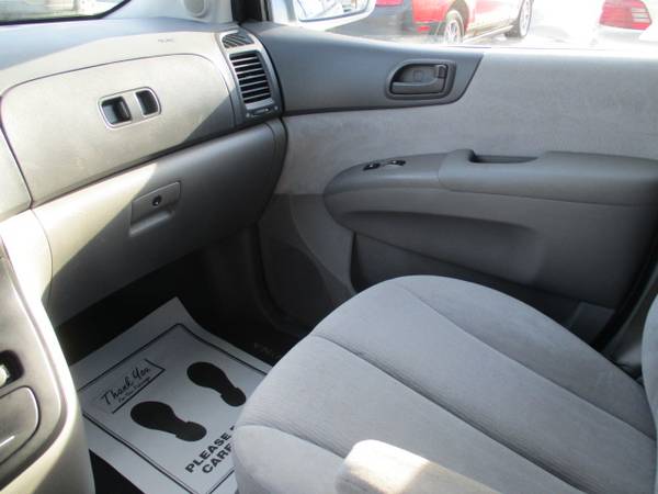 2009 Kia Sedona - - by dealer - vehicle automotive sale for sale in Marion, IA – photo 10