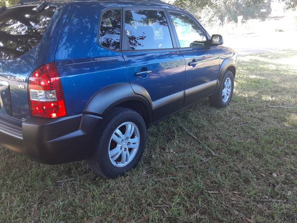 2006 Hyundai Tuscon GLS 4X4. V6. Very dependable! Road trip ready -... for sale in Clearwater, FL – photo 2