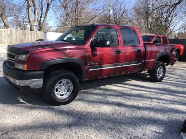 1-OWNER DURAMAX - DIESEL CHEVY SILVERADO 25OO-HD CREW - cars & for sale in Other, IN