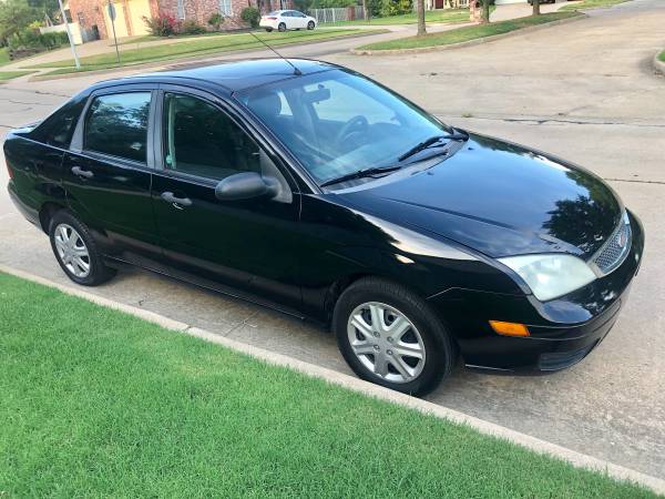 2007 Ford Focus ZX4, great on gas, low miles +cold Air! for sale in Owasso, OK – photo 5