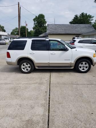 2005 Ford Explorer - cars & trucks - by owner - vehicle automotive... for sale in Benton, IL – photo 4