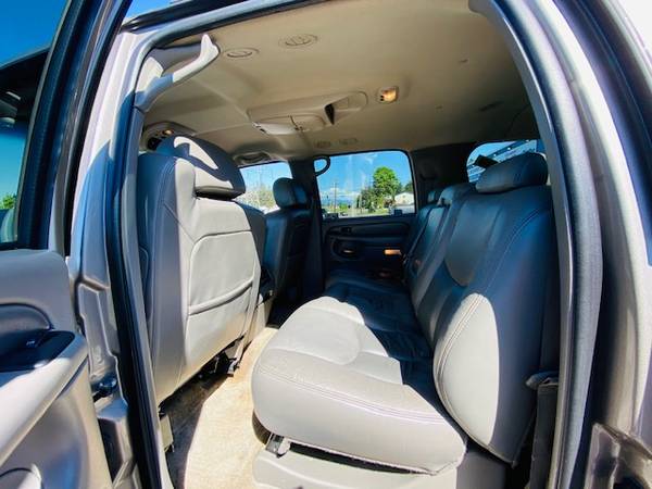 2003 GMC YUKON DENALI XL/4x4/Leather/3rd Row Seating for sale in Vancouver, OR – photo 9