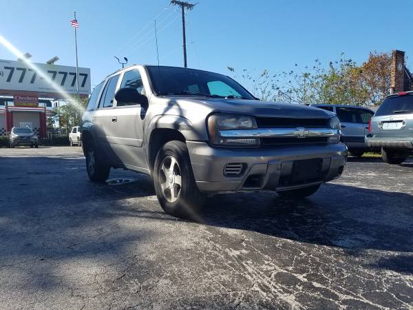 2005 Chevrolet TrailBlazer LS 4WD - $1200 Cash - cars & trucks - by... for sale in Daytona Beach, FL – photo 4