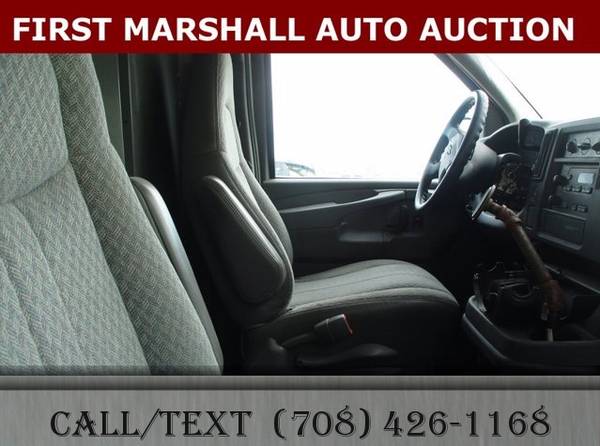 2006 Chevrolet Express Cargo Van - First Marshall Auto Auction for sale in Harvey, IL – photo 3