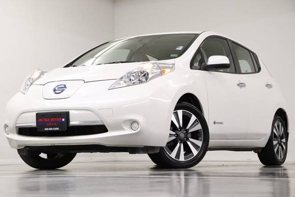 HEATED SEATS - CAMERA White 2016 Nissan Leaf SV ZEV Hatchback for sale in Clinton, MO – photo 24